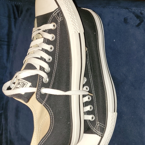New Chuck Taylor Converse Allstars sizes 11 and 12 - Picture 5 of 7